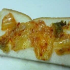 簡単 食パンでおつまみ キムチとチーズのトースト レシピ 作り方 By みずたまsweet 楽天レシピ